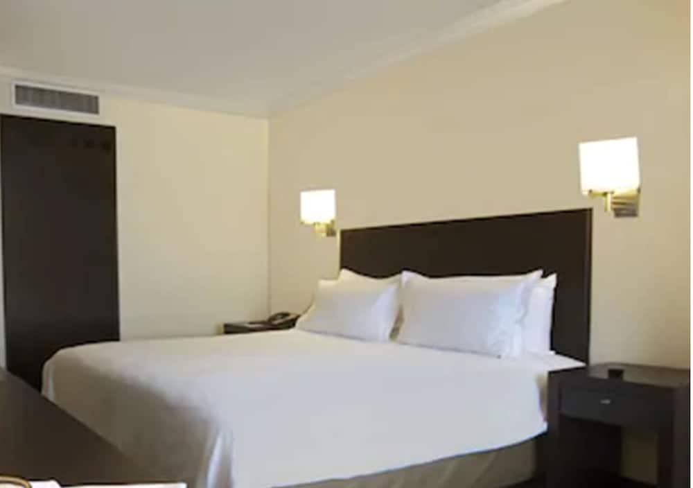 Fiesta Inn Toluca Centro Екстер'єр фото