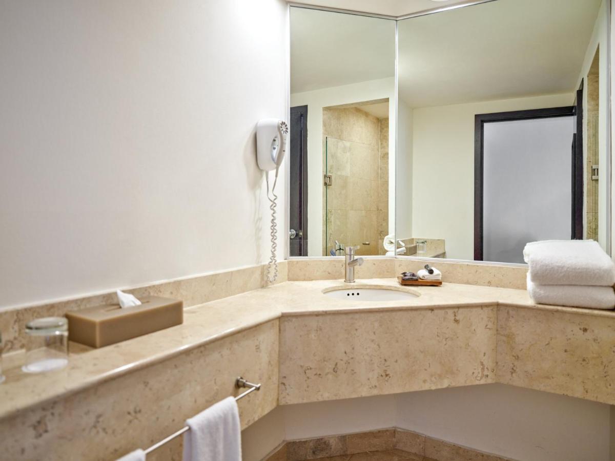 Fiesta Inn Toluca Centro Екстер'єр фото
