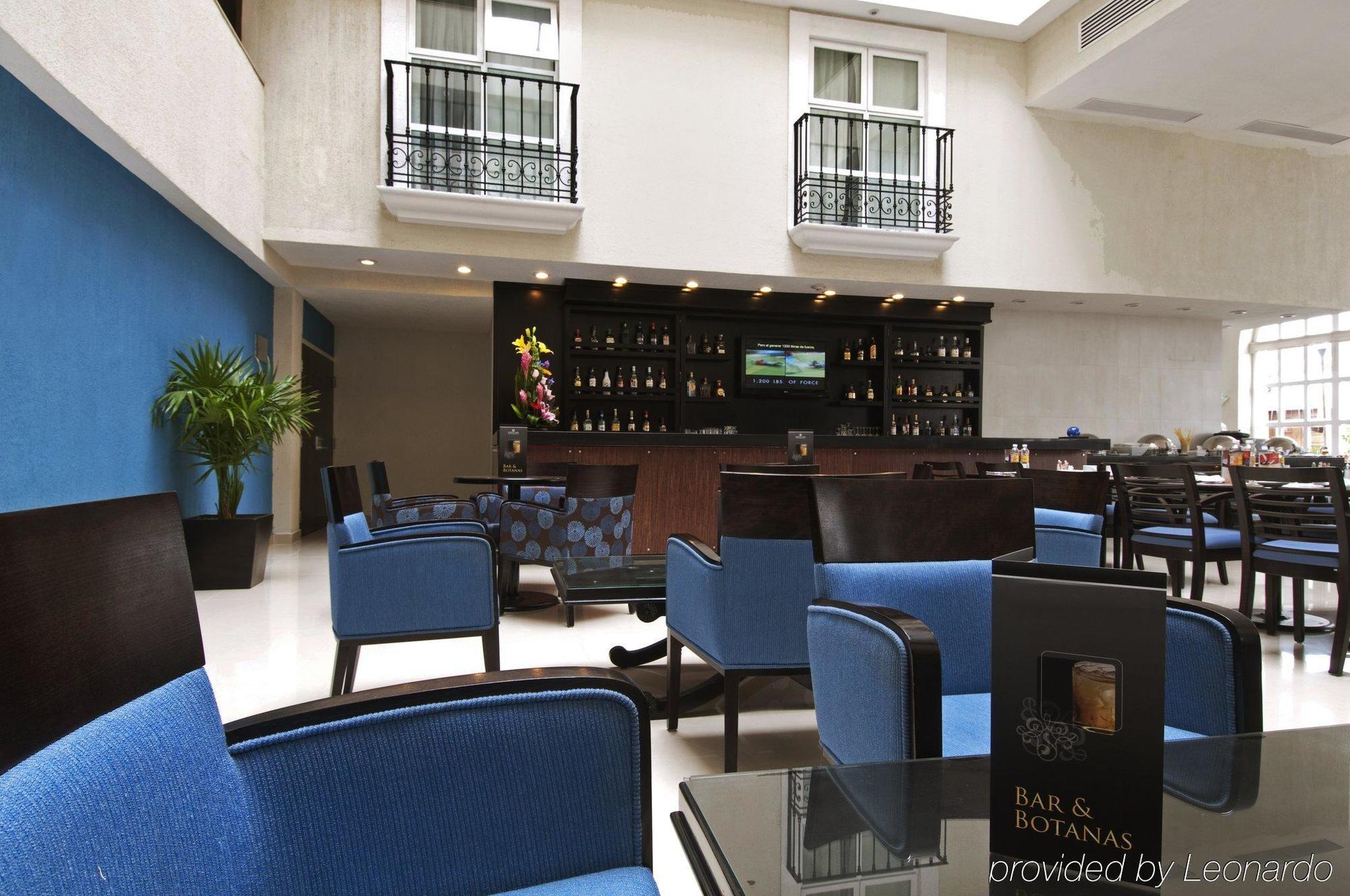 Fiesta Inn Toluca Centro Ресторан фото