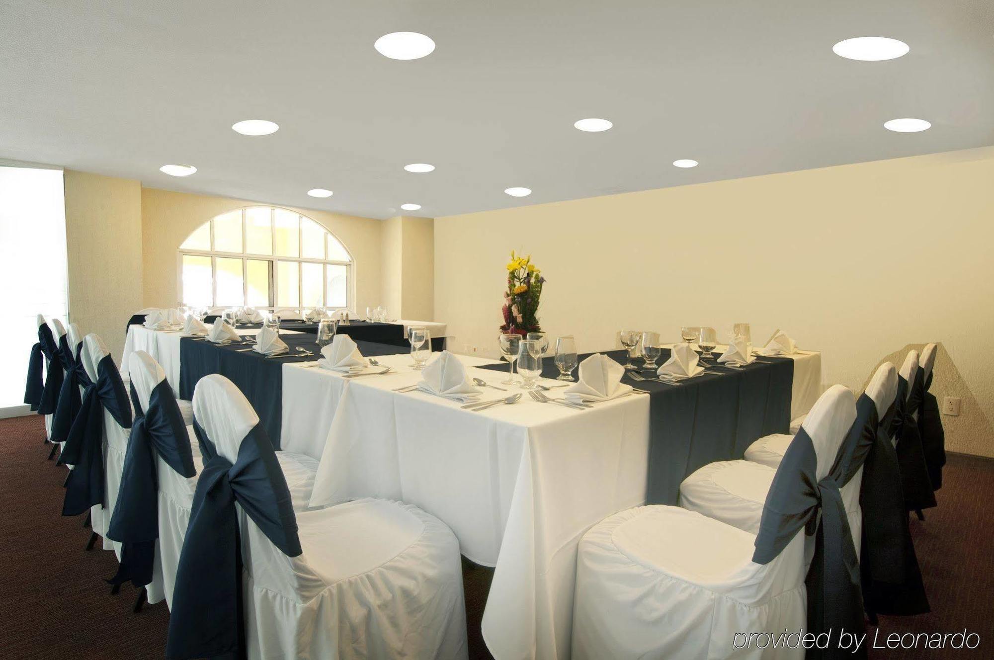 Fiesta Inn Toluca Centro Бізнес фото