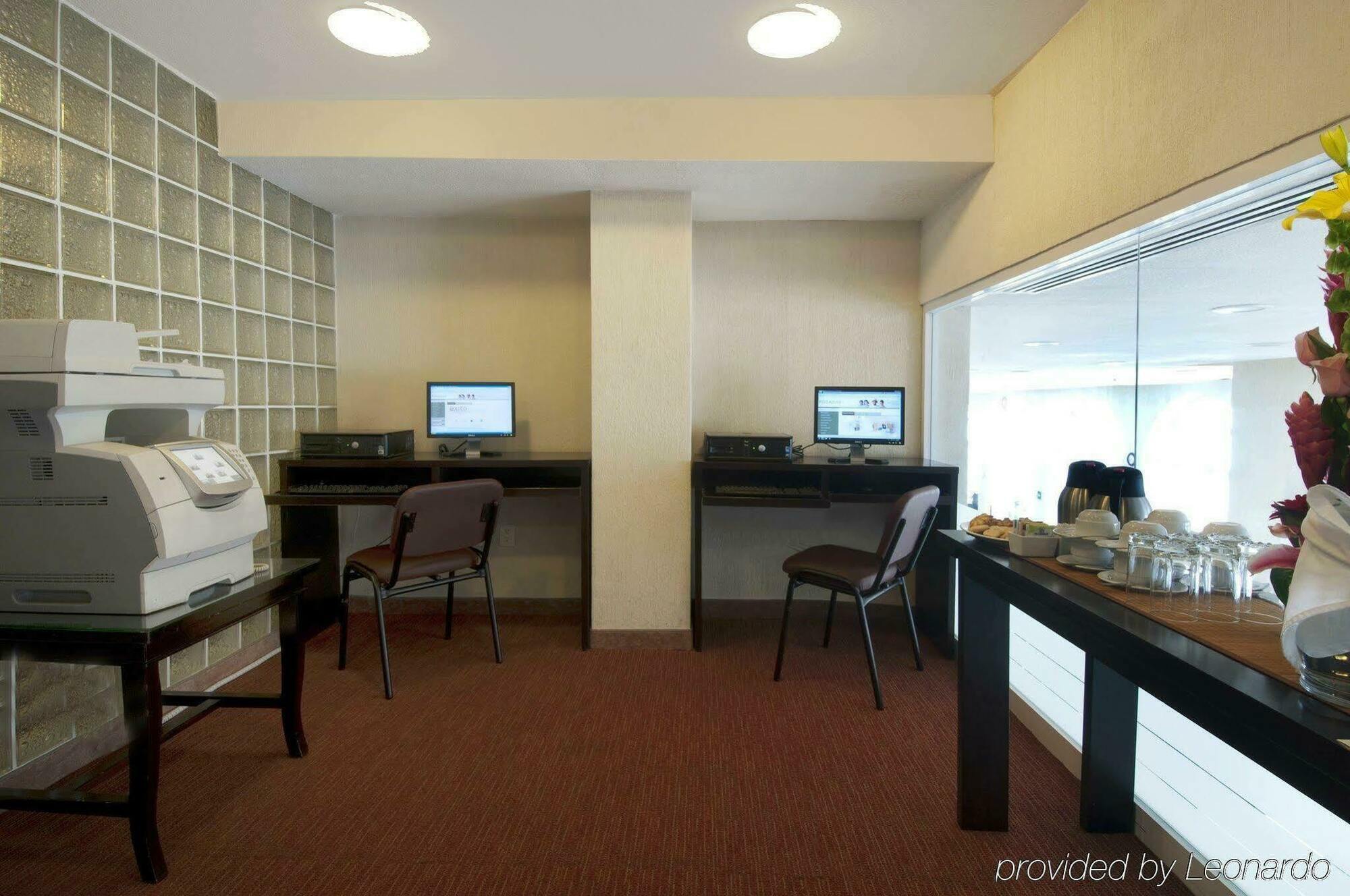 Fiesta Inn Toluca Centro Зручності фото